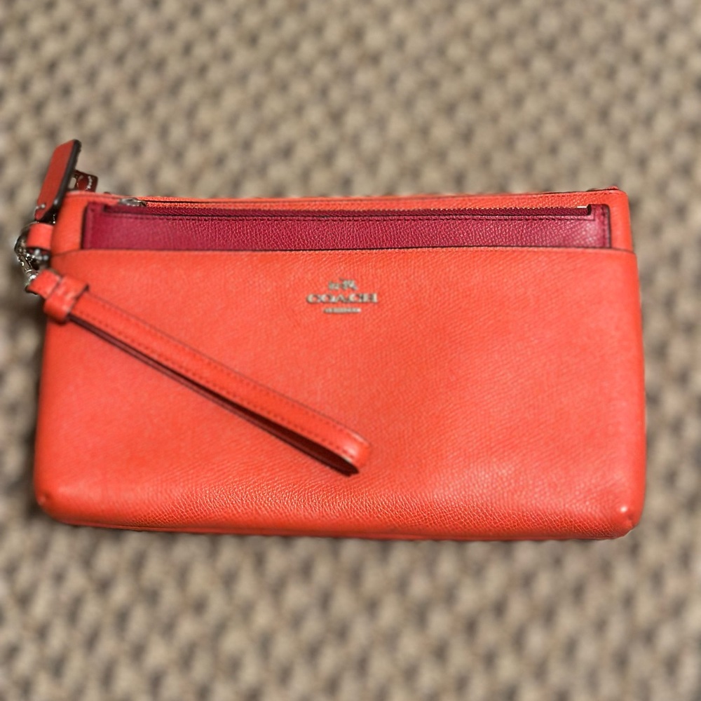 COACH ORANGE WRISTLET PURSE